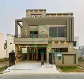 8.5 Marla Beautiful House For Sale In Bahria Nasheman Lahore