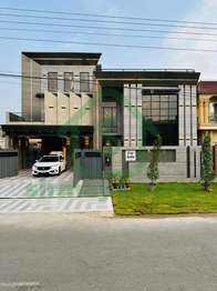 1 KANAL HOUSE FOR SALE IN VALENCIA HOUSING SOCIETY LAHORE